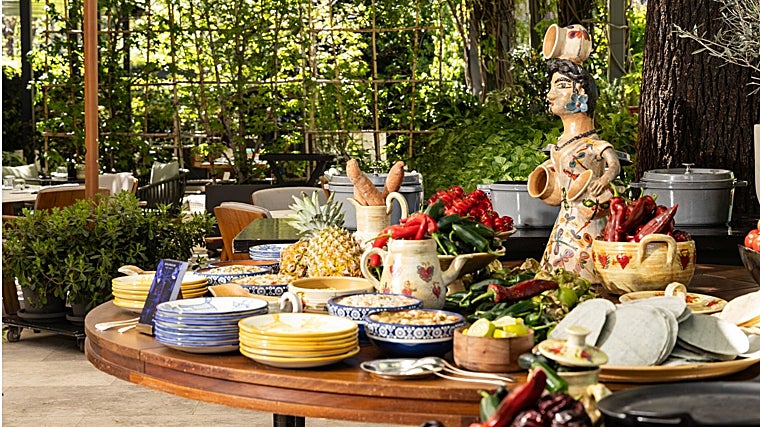 La mesa de «Chula» en el brunch de las Brasas de Castellana