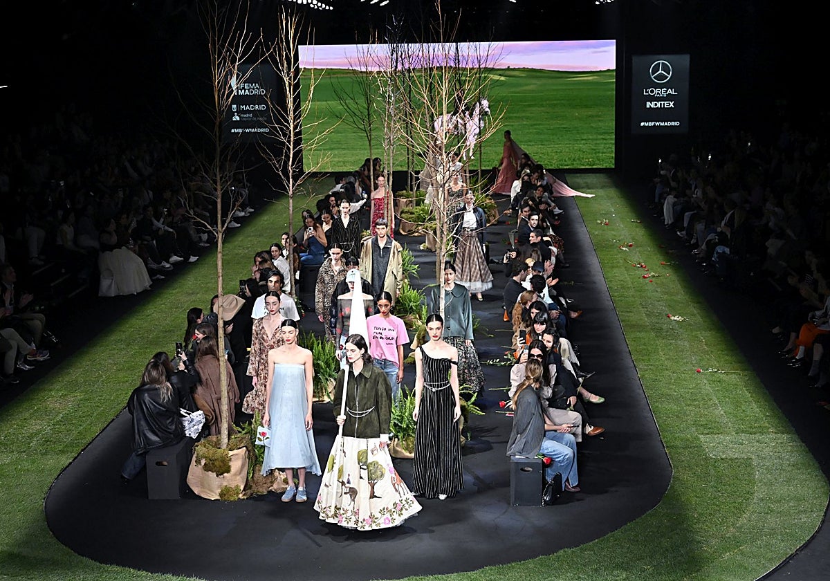 Durante uno de los últimos desfiles de Ynesuélves