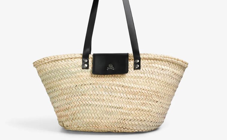 Main image - Scalpers basket (€59.90), raffia earrings from Mango (€15.99) and bracelets from Zara (€17.95)
