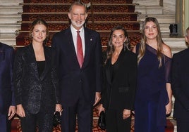 Los estilismos combinados  de la Reina Letizia y sus hijas para los Premios Princesa de Girona 2025