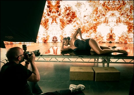 Sekundärbild 1 – Tilda Swinton (oben), Venus Williams (Mitte) und Gwendoline Christie (unten) bei den Fotoshootings für den Pirelli-Kalender 2026