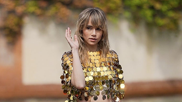 Suki Waterhouse en el Festival de Venecia.