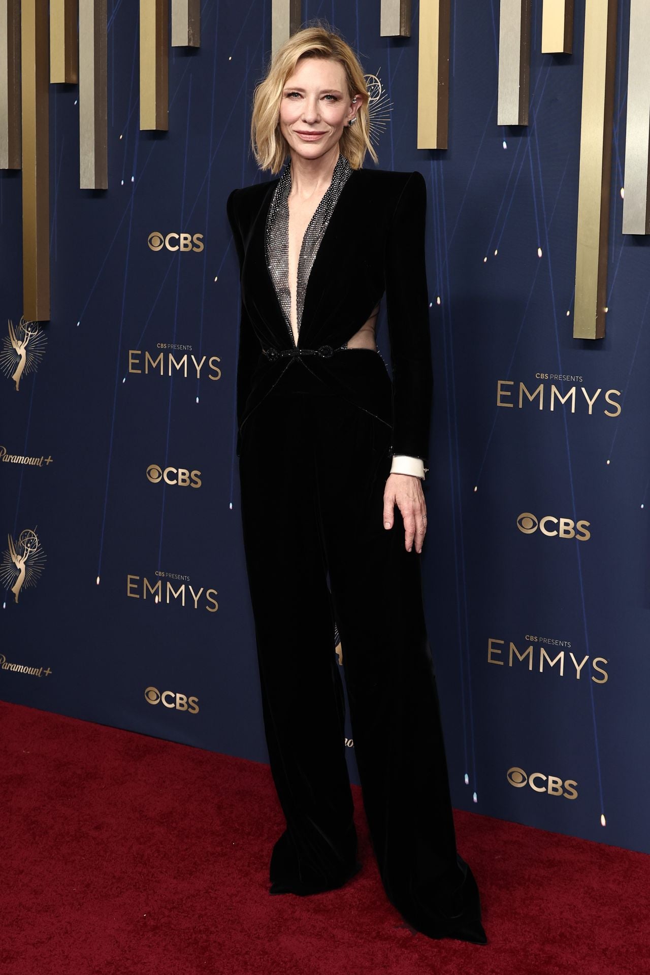 Cate Blanchet, nominada por su trabajo en 'Disclaimer', apostó por un mono de terciopelo negro de Armani Privé.