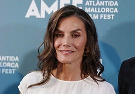 La Reina Letizia cumple 53 años: así ha evolucionado su estilo a la hora de vestir
