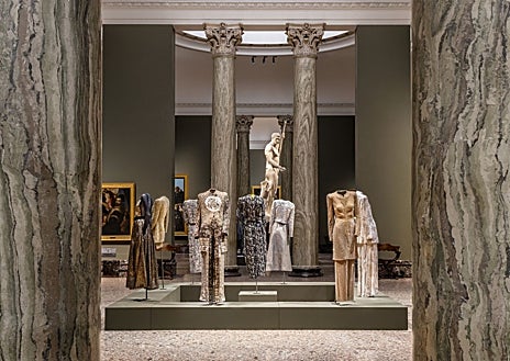 Imagen secundaria 1 - Los diseños más emblemáticos de Armani en Palazzo Brera