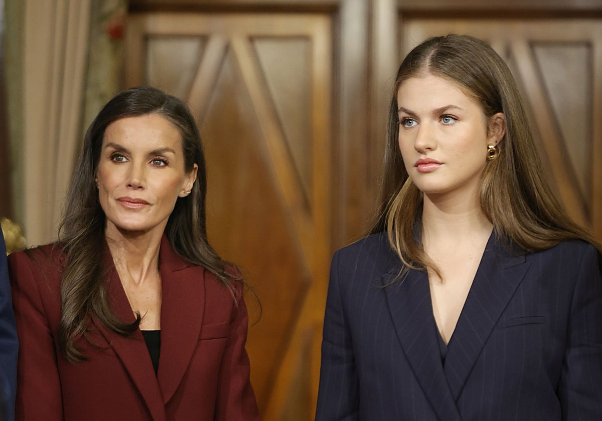 Doña Letizia y Doña Leonor en su llegada a Pamplona