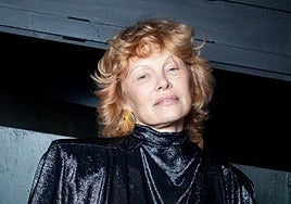 El cambio de look más rejuvenecedor de Pamela Anderson: ya no es rubia