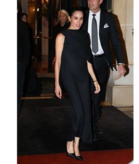 Imagen secundaria 2 - Marta Ortega, Georgina Rodríguez y Meghan Markle con looks completamente negros en París