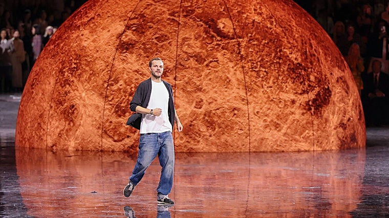 Matthieu Blazy durante el desfile de Chanel en la Semana de la moda de París