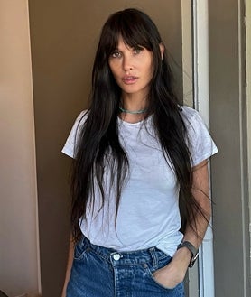 Imagen secundaria 2 - Blanca Suárez y María Pombo han llevado flequillos postizos, mientras que Demi Moore, no se sabe, pero también ha añadido este complemento capilar a su melena. 