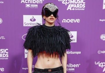 Rosalía, irreconocible en la alfombra roja de Los40 Music Awards