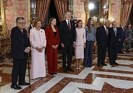 Los looks de la Reina Letizia, la Princesa Leonor y la Infanta Sofía para celebrar los 50 años de la Monarquía