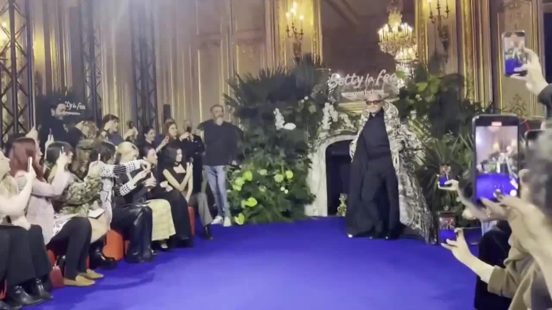 Los personajes de la secuela de &#039;Betty la fea&#039; debutan en la semana de la moda de París