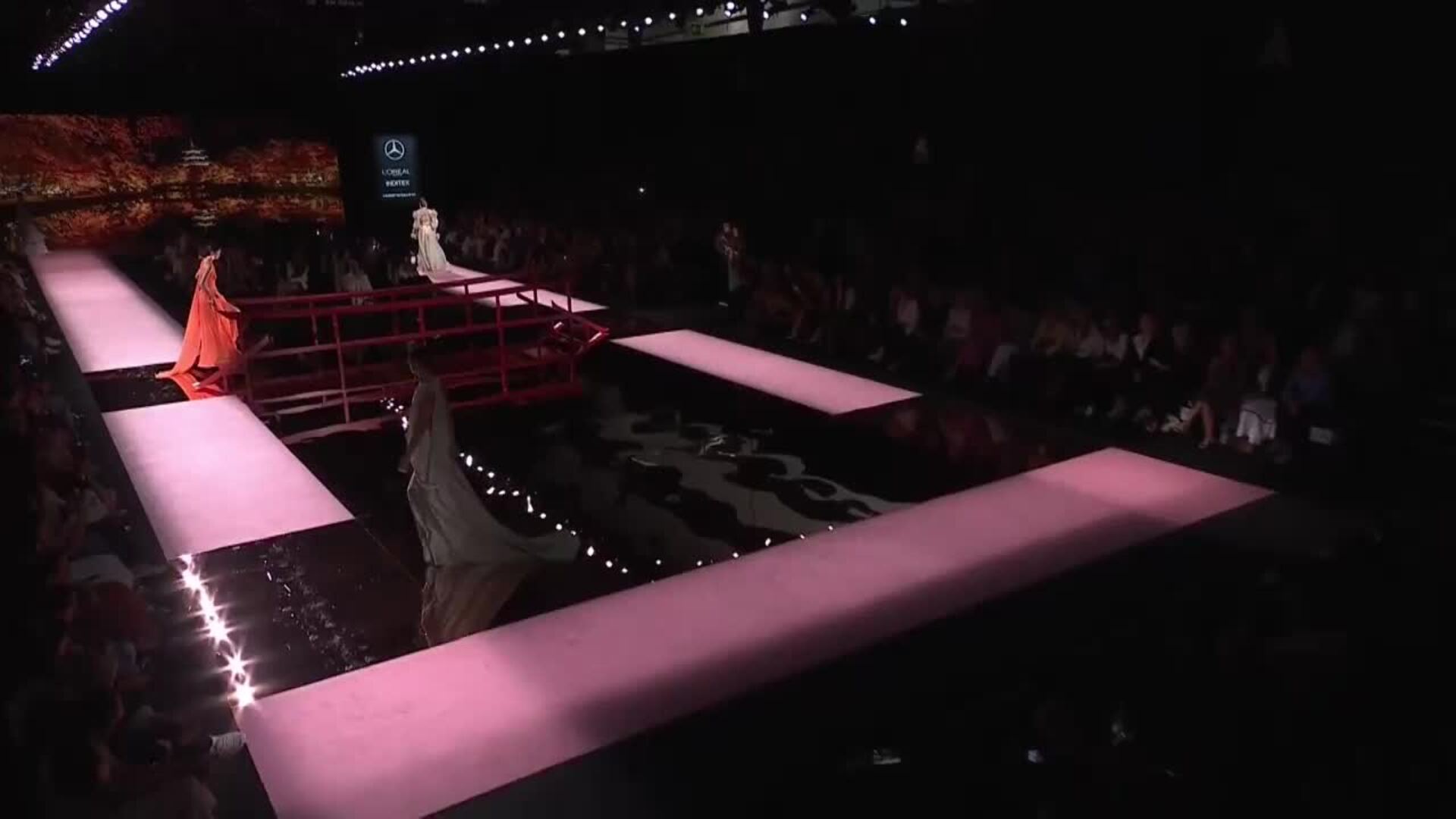 Grandes volúmenes y siluetas audaces en las propuestas de Isabel Sanchís