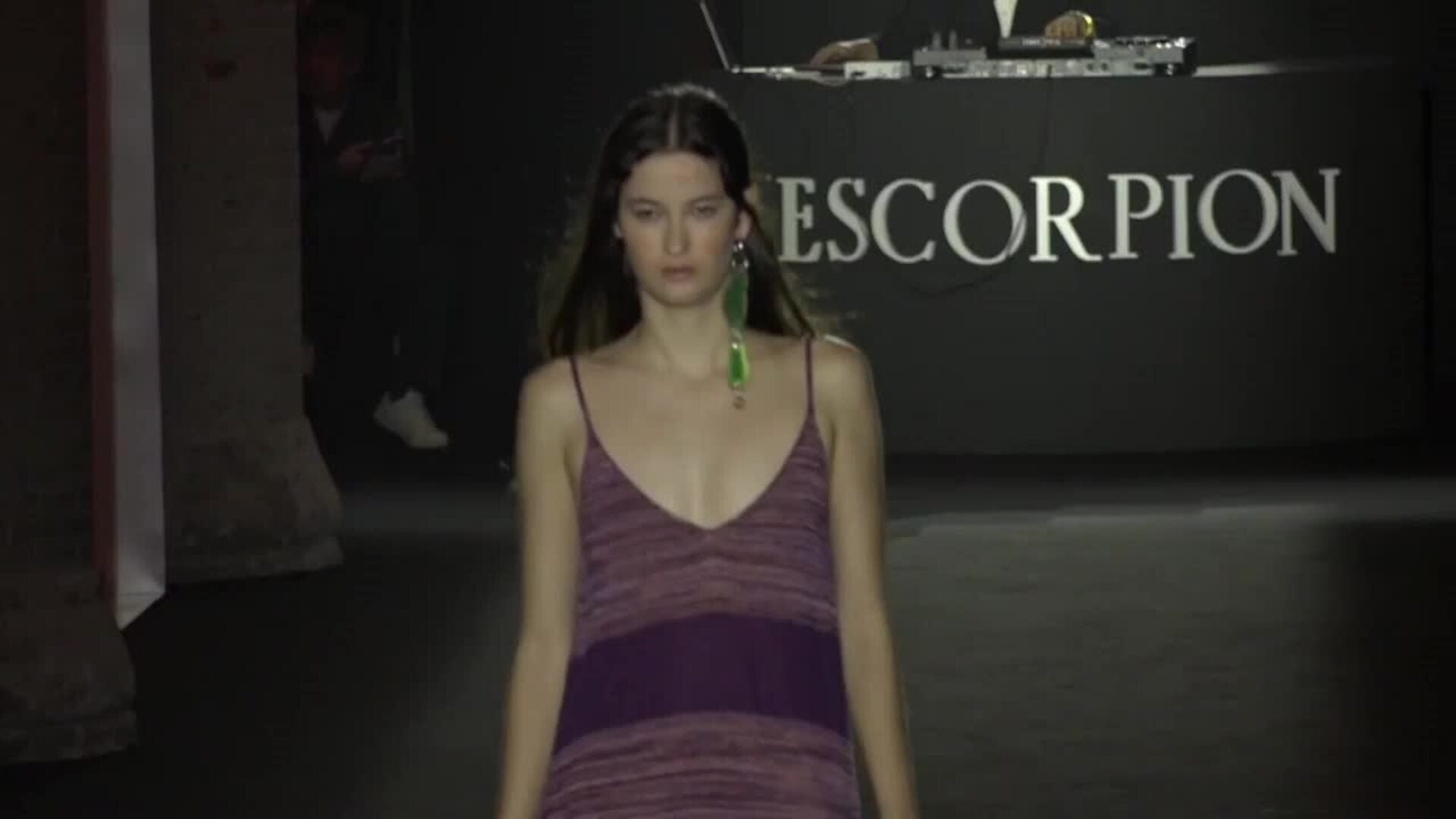 Escorpión inaugura la 080 homenajeando el &#039;sueño californiano&#039; lleno de color y nostalgia