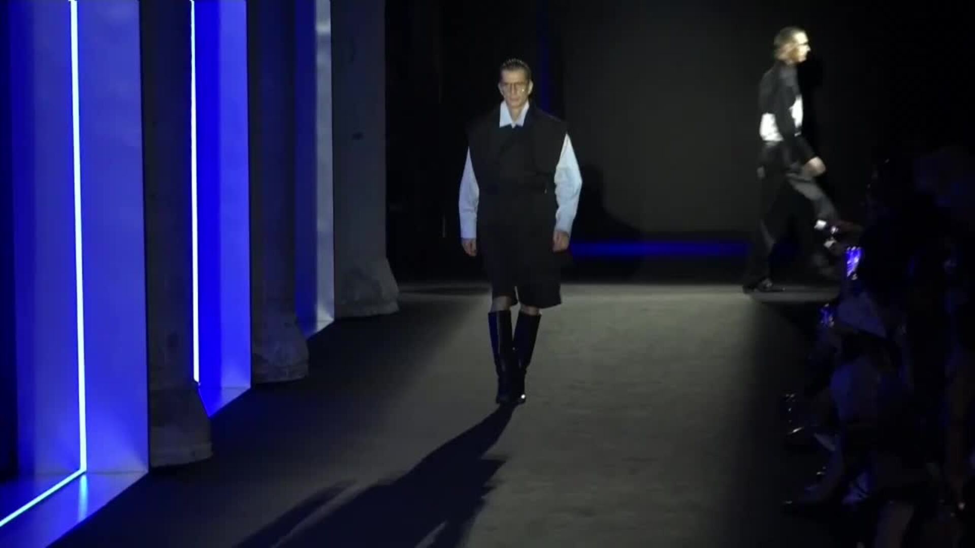 Los oscuros Acromatyx cierran una 080 Barcelona Fashion con más de 11.000 asistentes