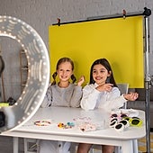 Ser influencer no puede ser una apuesta profesional para los menores