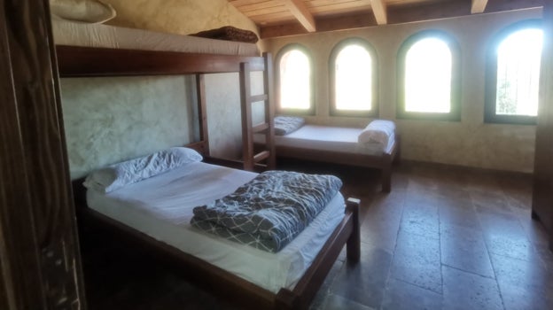 Dormitorio de chicas en la residencia de Can Ros (Tarragona)