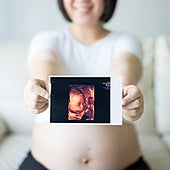 En primavera aumentan las probabilidades de concebir un bebé