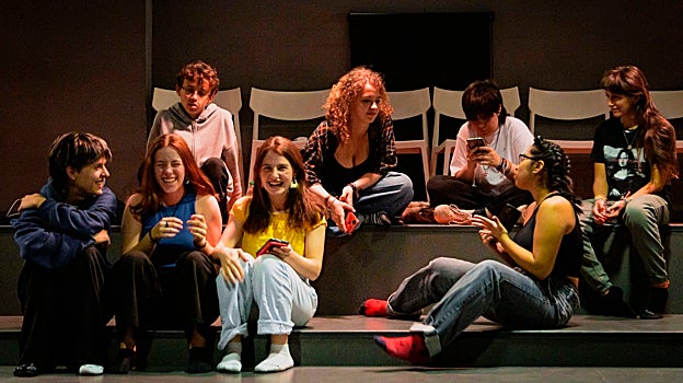 En este espectáculo se reflexiona sobre el paso de la niñez a la adolescencia