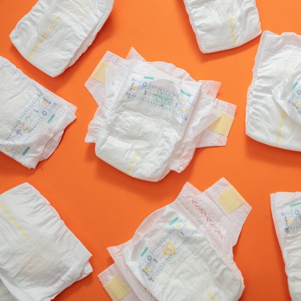 La sorpresa de educadores, psicólogos y pediatras españoles ante los casos de niños de más de 4 años con pañales en Suiza