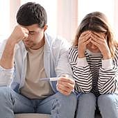 Las claves de una psicóloga para superar que es él, o ella, quien no puede tener hijos