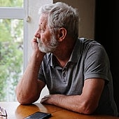 Así puedes paliar la falta de actividad de los mayores en verano