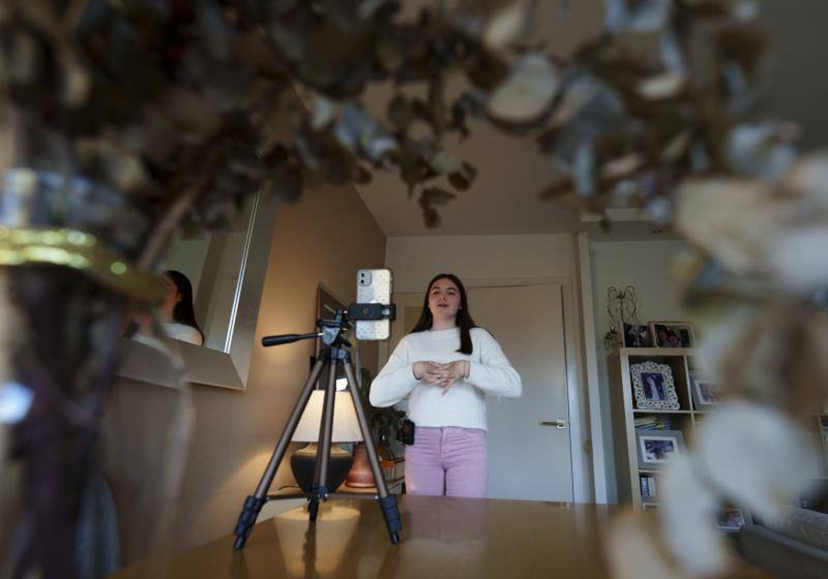 Sarita ha abierto una cuenta en Instagram bajo el nombre de @unatortugadiabetica donde cuenta el día a día de la enfermedad a los niños que acaban de debutar
