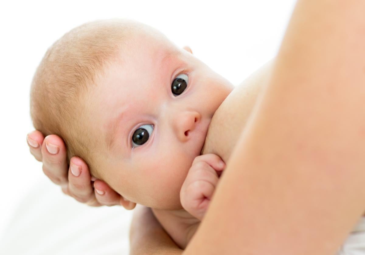 La leche materna es el alimento más equilibrado para el bebé