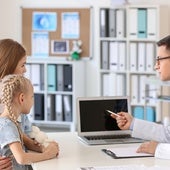 El 80% de los sanitarios detecta enfermedades en los niños por un excesivo uso de pantallas