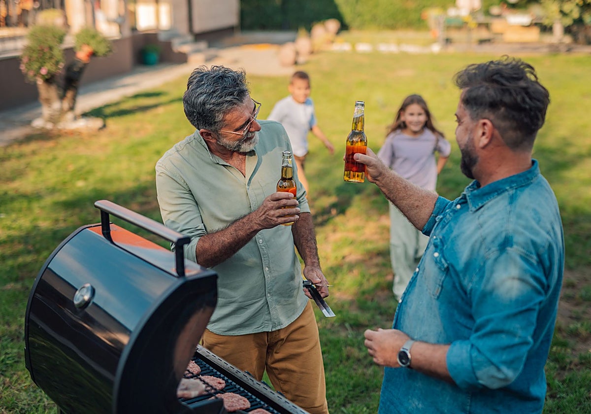 ¿Deberían los padres dejar de beber alcohol delante de sus hijos?