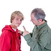 Tania García, investigadora en neurociencia, explica cómo restaurar la comunicación con tu adolescente: «El canal no se abre con preguntas»