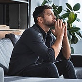 «El reloj biológico del hombre es poco conocido, pero avanza de manera lenta y progresiva desde los 45 años»