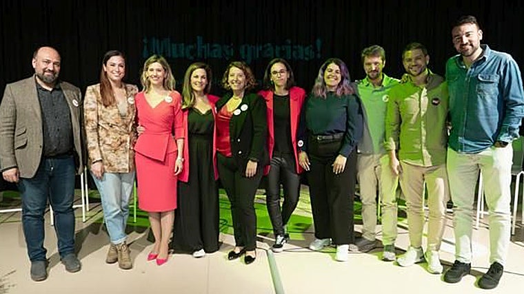 Algunos de los especialistas que participan en el proyecto junto a las fundadoras del mismo