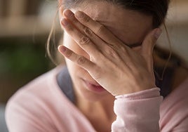 Ana Asensio, psicóloga: «Cuando una mujer tiene que elegir entre el trabajo o los hijos, su dolor es tremendo»