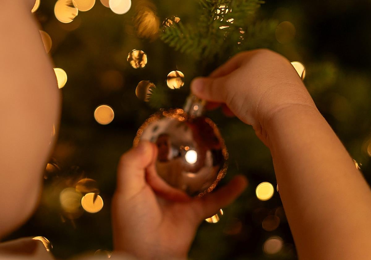 Decorar la casa por Navidad: lo que debes hacer y lo que no para mantener la energía positiva familiar