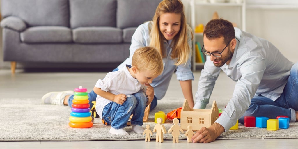 «Los niños no necesitan juguetes que lo hagan todo por ellos, nos necesitan a nosotros»