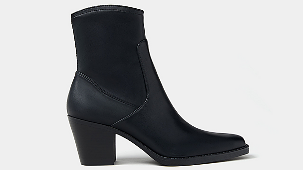 Botín cowboy de media caña 29,99 € / Lefties