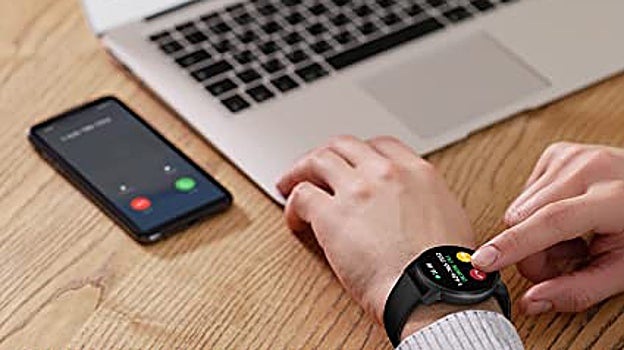 Smartwatch recibiendo una llamada