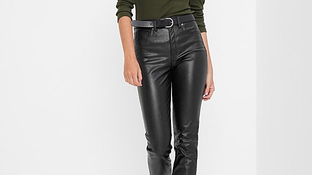 Pantalón de piel sintética color negro