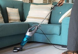 Este aspirador vertical 2 en 1 de Cecotec ¡ahora cuesta menos de 30 euros!
