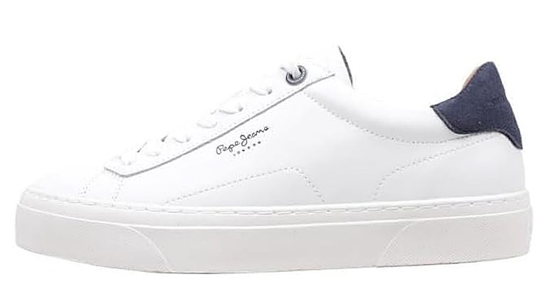 Las zapatillas blancas de hombre que no pueden faltar en tu armario este otoño