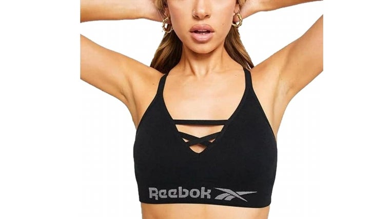 Descubre los mejores sujetadores deportivos y tops para mujer al mejor precio