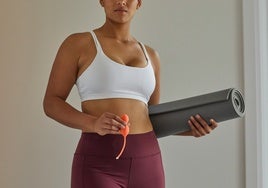 Descubre los mejores sujetadores deportivos y tops para mujer al mejor precio