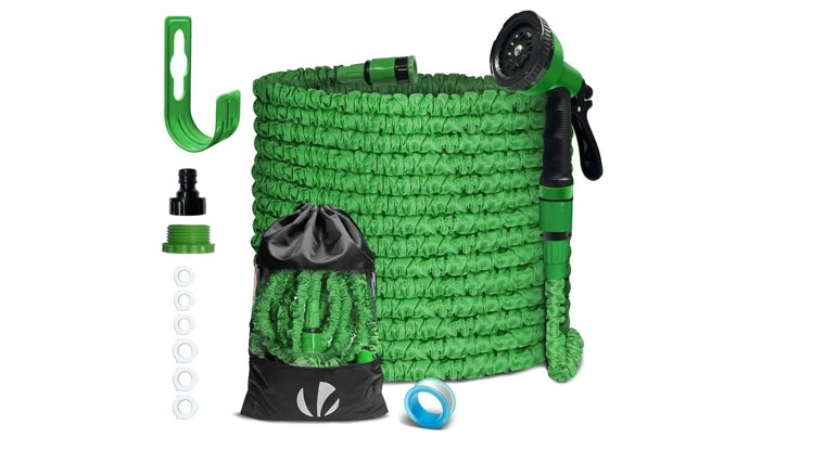Refresca tu jardín con estas mangueras extensibles al mejor precio