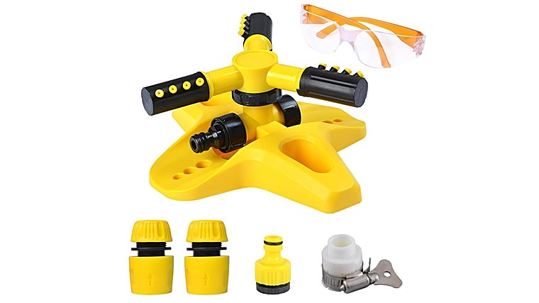 Duchas portátiles y accesorios para refrescarte al aire libre en verano (sin tener piscina)