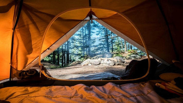 Los imprescindibles para ir de camping este verano sin renunciar a la comodidad
