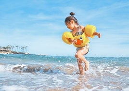 Los mejores juguetes y accesorios para disfrutar la playa con niños este verano