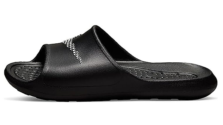 Las chanclas más cómodas del verano para no renunciar al estilo ni dentro ni fuera del agua