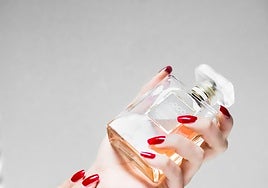 «No me puedo creer que el perfume que llevas cueste menos de 30 euros»: los mejores perfumes low-cost para mujer
